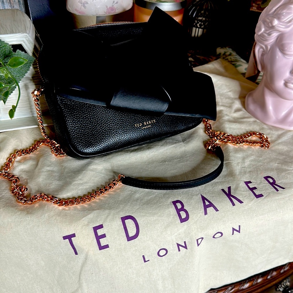Ted Baker London Bow shoulder bag.